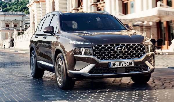 Новый Hyundai Santa Fe из Казахстана появился в продаже в России