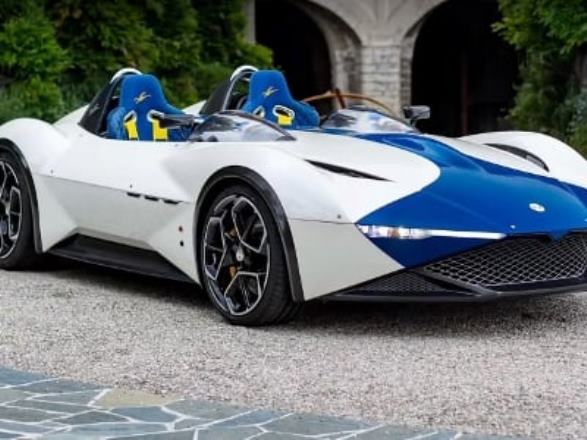 Студия Ken Okuyama Design представила родстер под названием Kode61 Birdcage, посвящённый гоночному Maserati Tipo 61 Студия Ken Okuyama Design представила родстер под названием Kode61 Birdcage, посвящённый гоночному Maserati Tipo 61