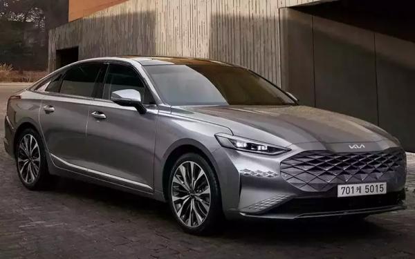 Большой седан Kia K8: уже в продаже