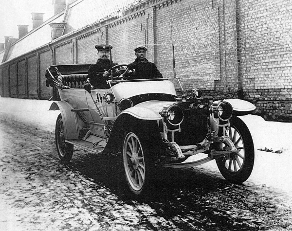 
            Он покорил Монако и Везувий. 114 лет первому российскому серийному авто
        