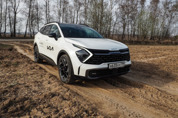 Напускная злобность, внутреннее дружелюбие: тест-драйв нового Kia Sportage Напускная злобность, внутреннее дружелюбие: тест-драйв нового Kia Sportage