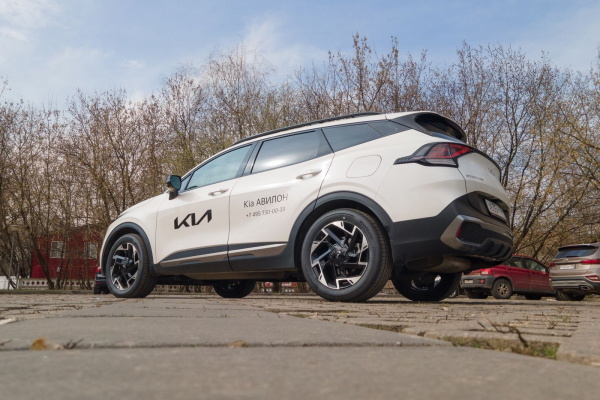 Напускная злобность, внутреннее дружелюбие: тест-драйв нового Kia Sportage Напускная злобность, внутреннее дружелюбие: тест-драйв нового Kia Sportage