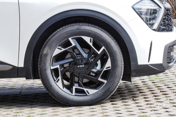 Напускная злобность, внутреннее дружелюбие: тест-драйв нового Kia Sportage Напускная злобность, внутреннее дружелюбие: тест-драйв нового Kia Sportage
